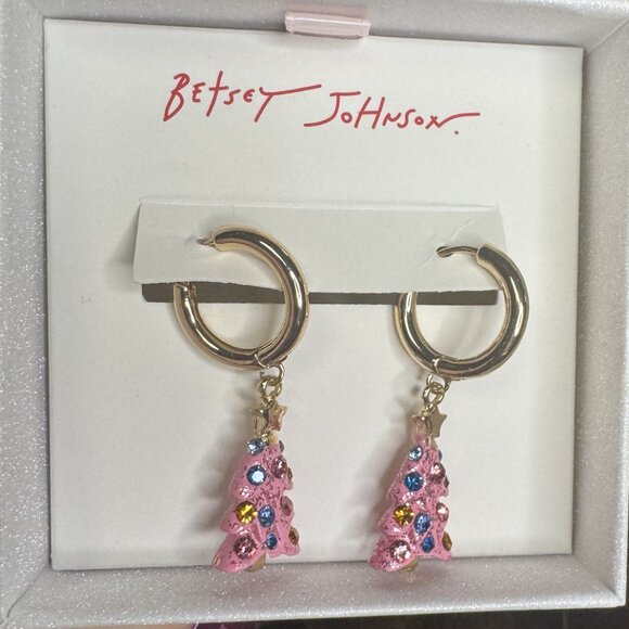 Betsey Johnson Huggie Pink Christmas Tree Earrings - NIB - Picture 2 of 4